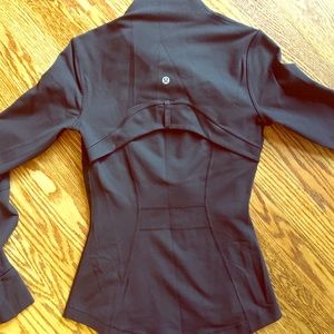 LULULEMON BODY FORM SLIMMING ATHLETIC JACKET